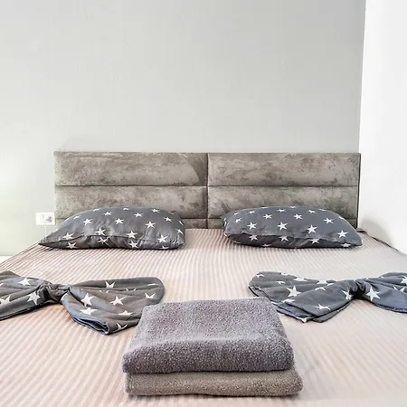 Apartment Golem 601
